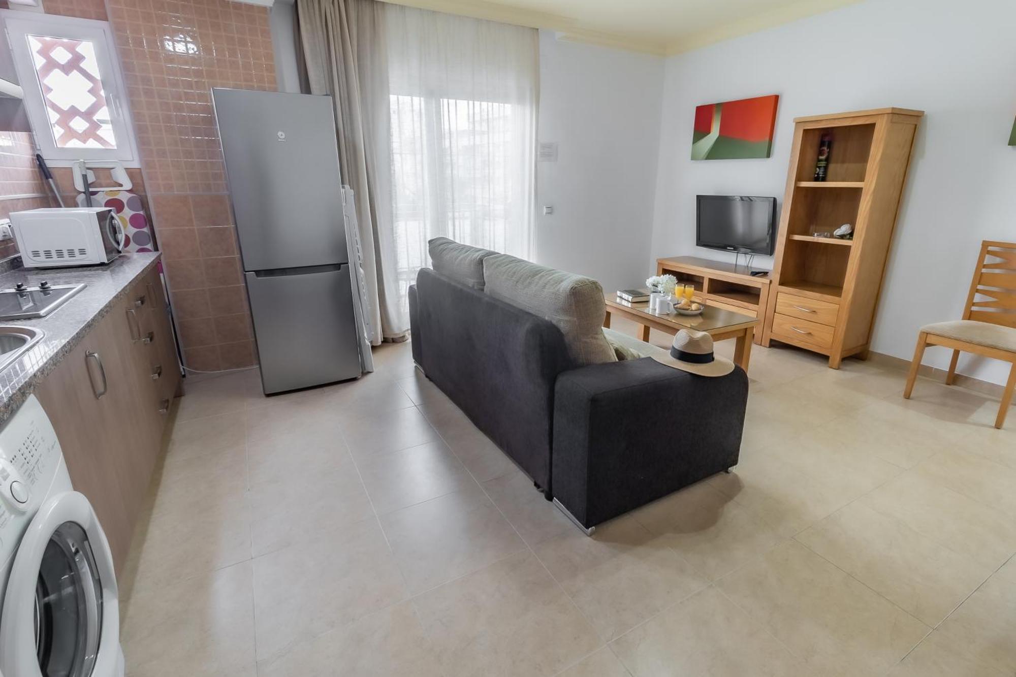 Apartamentos Turisticos Las Yucas Torre Del Mar Exterior photo